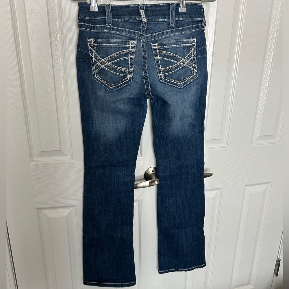 Women’s Ariat REAL Denim Midrise boot cut jeans. Size 29R.